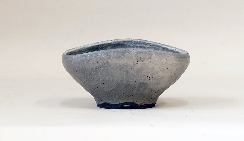 艸屋 グレーの扇形盆栽鉢 13cm A022