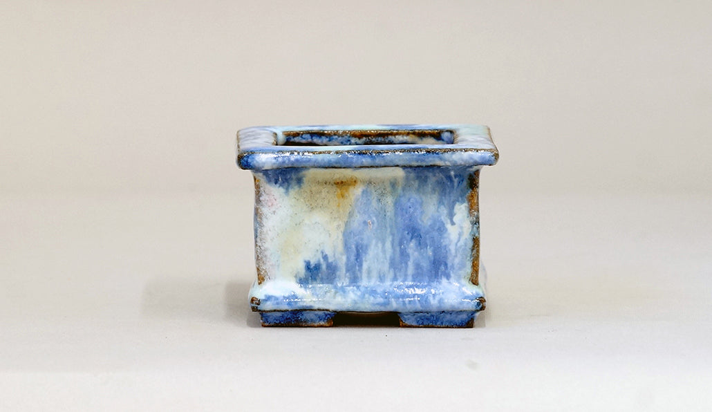 カリーナ 氷の色の広縁正方鉢 7.2cm C21047
