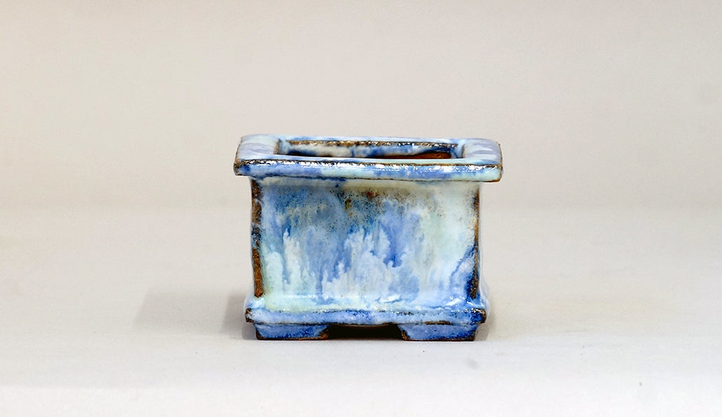 カリーナ 氷の色の広縁正方鉢 7.2cm C21047