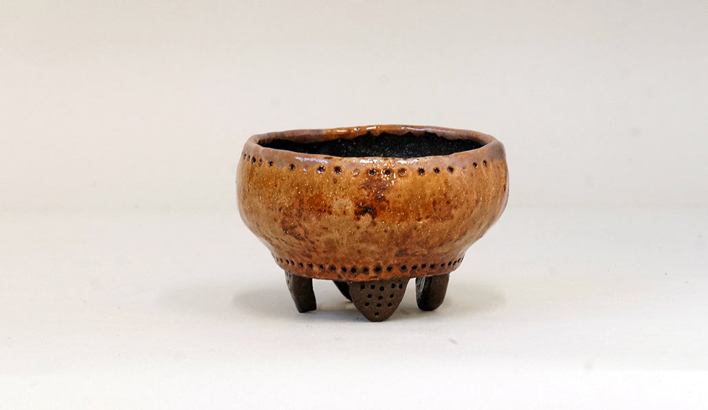 カリーナ オニオンカラーの脚付き丸鉢 8cm C23057