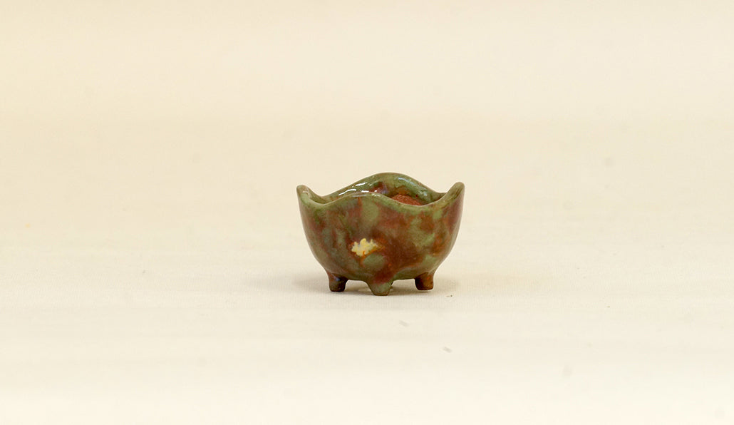 緑のチューリップ型の丸鉢 みさき圭 3cm K023