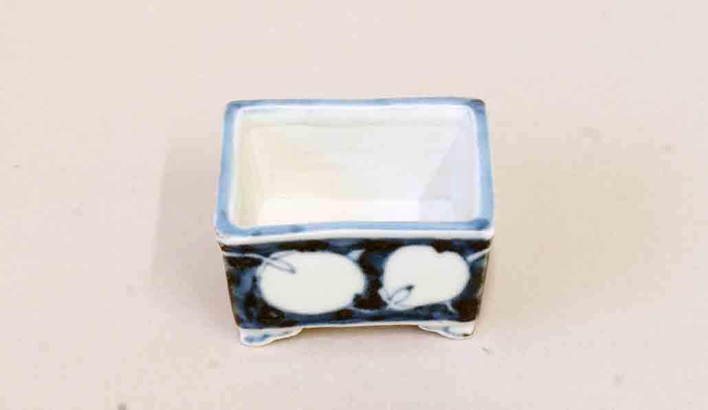 縁起物シリーズ!石川友香さんの茄子柄長方鉢 6.0cm
