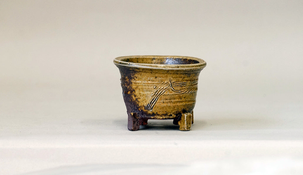四角い脚つき丸鉢 陶滋 7cm J029