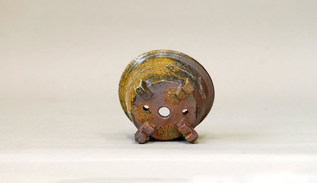 四角い脚つき丸鉢 陶滋 7cm J029