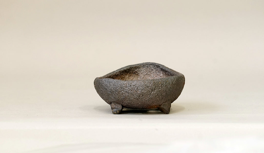 月形の丸鉢 陶滋 7cm J030