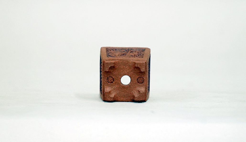 右を向く馬の正方鉢 コブ KB019