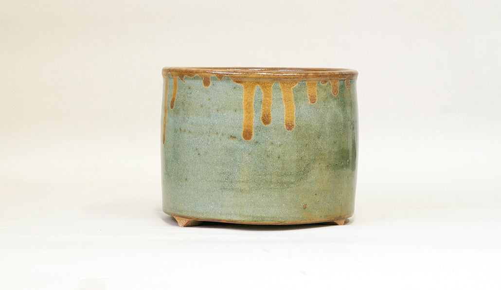 オリーブ色の筒形丸鉢  艸屋 14.3cm A027