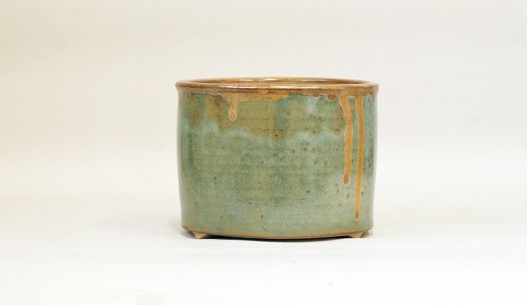 オリーブ色の筒形丸鉢  艸屋 14.3cm A027