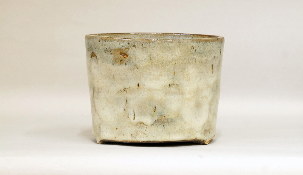 ベージュと白の筒形丸鉢 艸屋  16cm A069