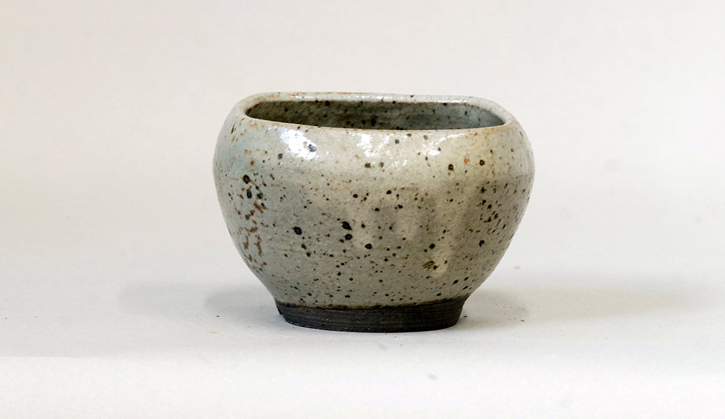 正方縁丸鉢 艸屋 8.5cm A071