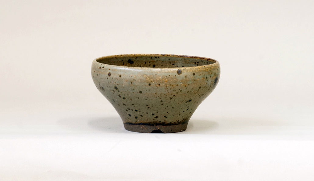 ラッパ型丸鉢 艸屋 10.3cm A078