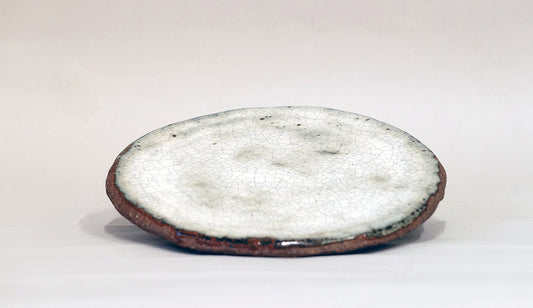 白釉の丸い陶板  越前文山 17.8cm B062