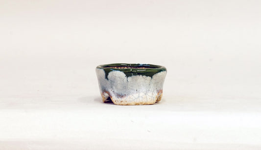 抹茶色と白のミニ鉢 越前文山 5cm B082