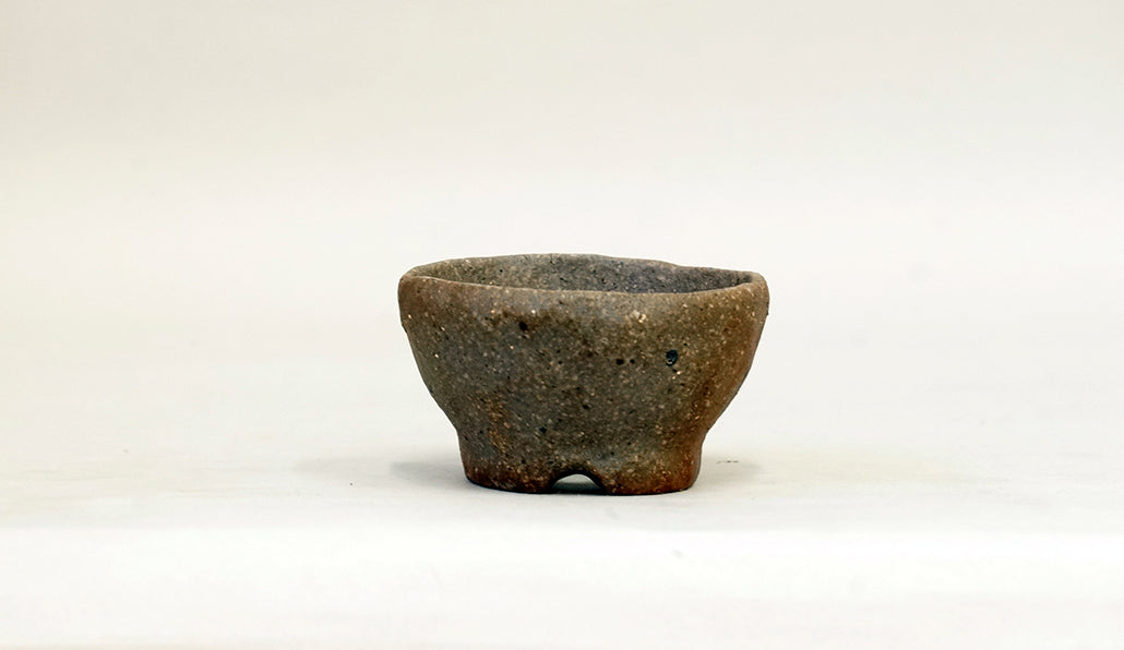 手びねり焼締め丸鉢 越前文山 6.8cm B093
