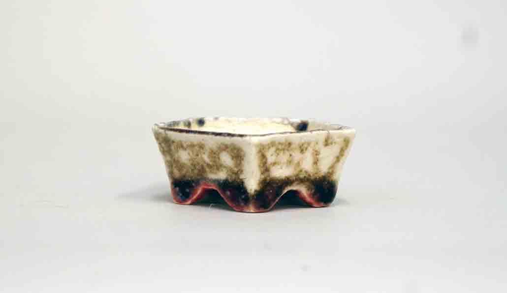 赤とベージュの五角鉢 カリーナ 5.0 × 3.0 × 2.0 cm