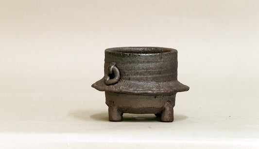 縦長のお釜鉢 陶滋 5.8cm J024