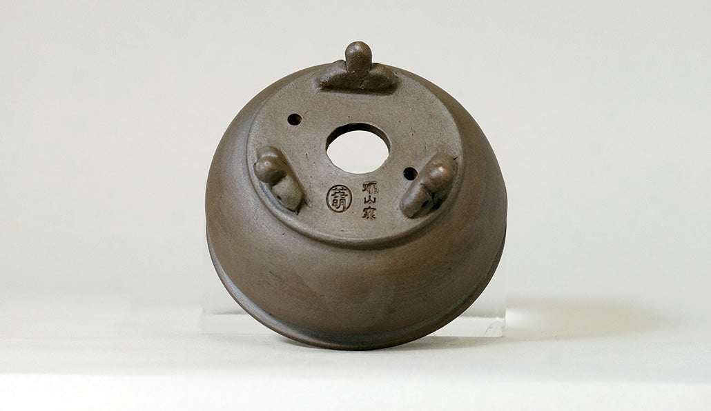 紫泥椀型丸鉢 ３脚付 英明 9.6cm JE030