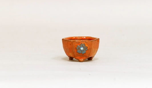 お花のレリーフ六角鉢 みさき圭 3.5cm K022
