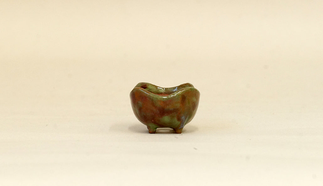 緑のチューリップ型の丸鉢 みさき圭 3cm K023