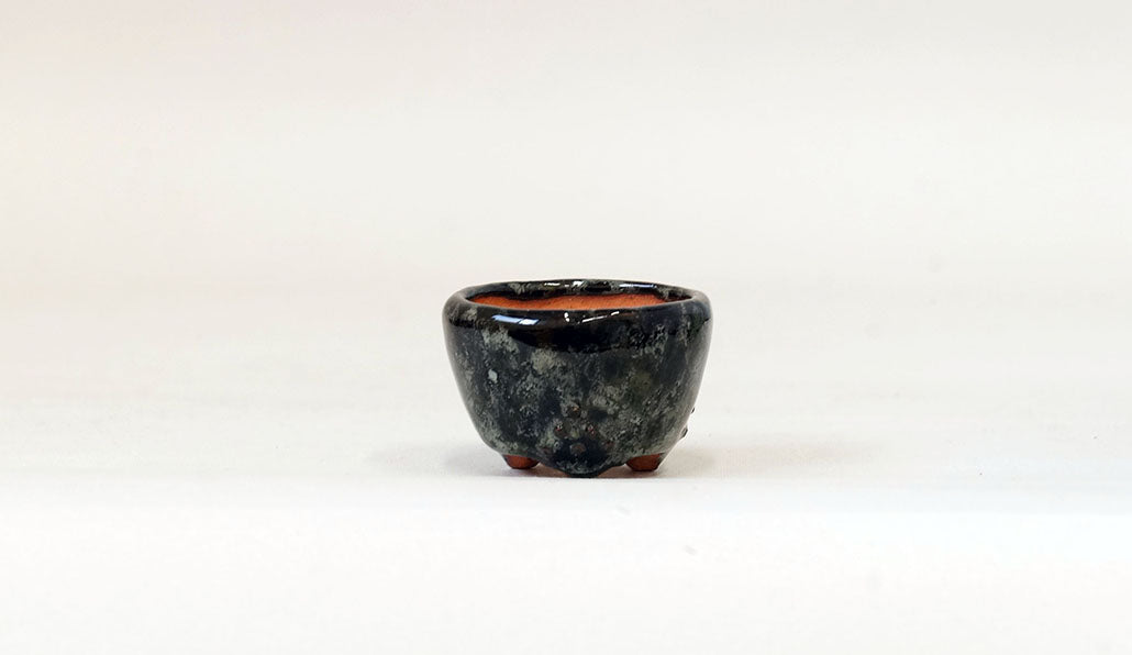 黒の鋲打ち丸鉢 みさき圭 4.3cm K043