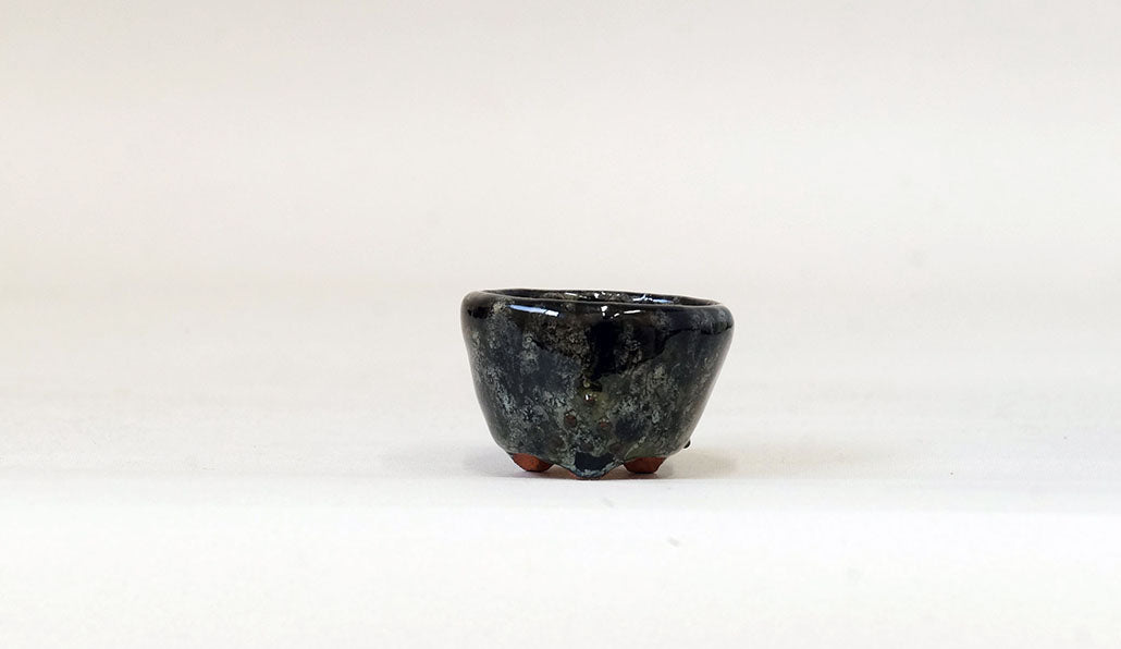 黒の鋲打ち丸鉢 みさき圭 4.3cm K043