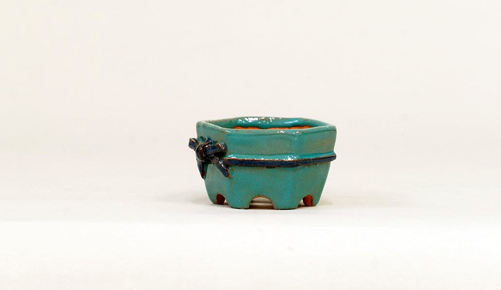 蝶結びの六角鉢 みさき圭 4.8cm K058