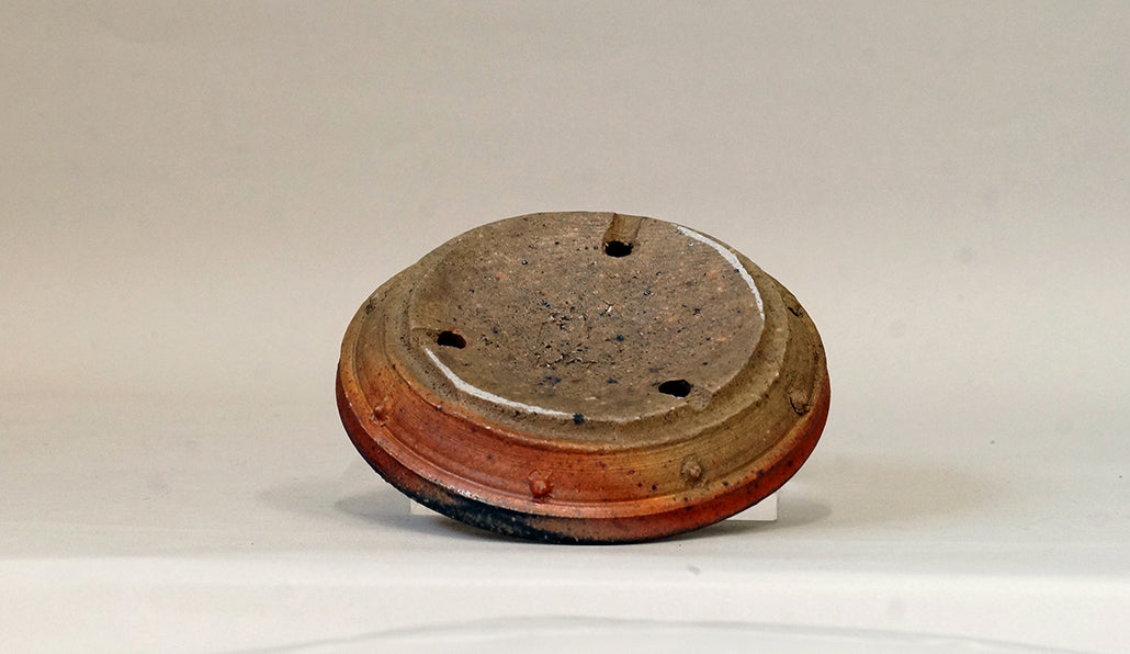 盆栽鉢　時代 焼き締め 手捻り 銘有り 骨董店 盆栽鉢ストアゆきもの｜盆栽鉢｜陶滋｜鋲打ち浅丸鉢