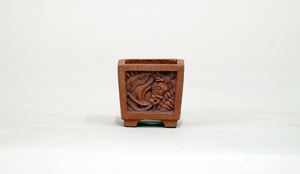 右を向く馬の正方鉢 コブ KB019