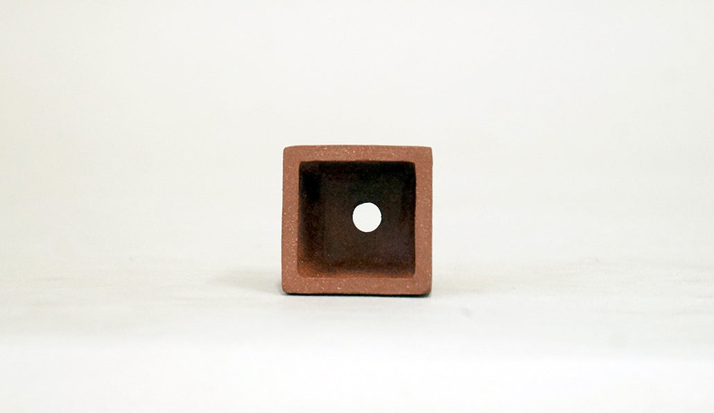 右を向く馬の正方鉢 コブ KB019